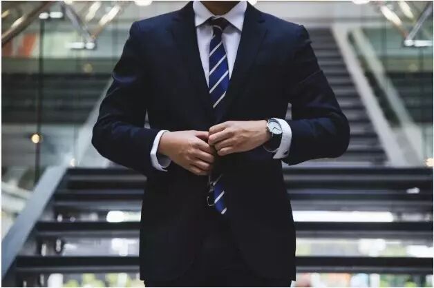 Why you should hire a lawyer when selling